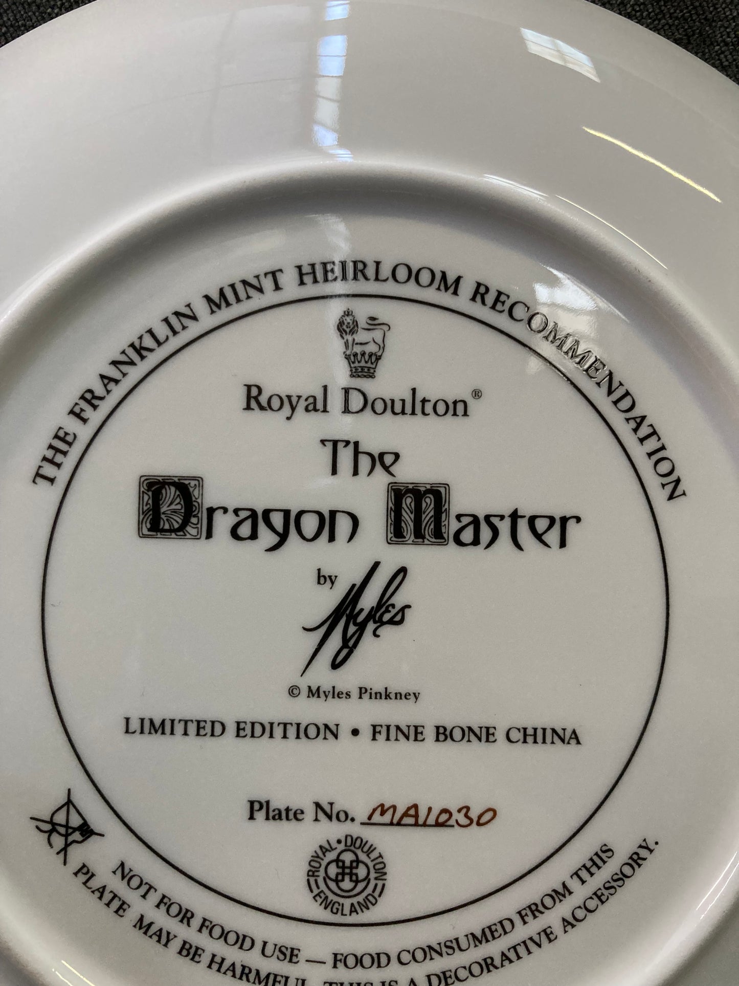 🛡️🔥 Fantasy Find! 🔥🛡️
Franklin Mint Limited Edition Plate – “The Dragon Masters”