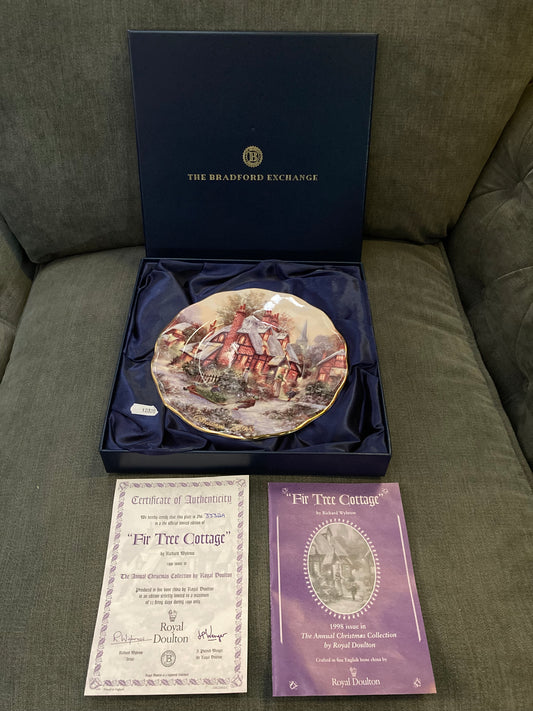 🎄✨ Fir Tree Cottage – Royal Doulton Annual Christmas Plate (1998) ✨🎄